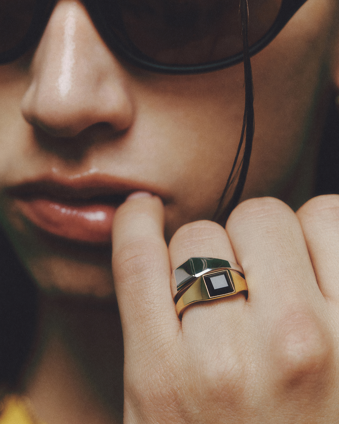 指輪・リング Onyx Square Signet Ring #7414 7414 - NUMBERING